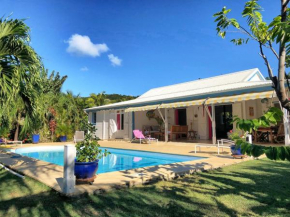 Villa Hibiscus. Plage de Fort Royal à 300 m.